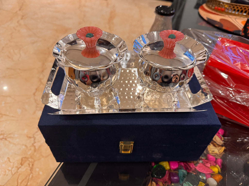 Premium Silver-Plated Hammered Bowl Set with Decorative Lids, Serving Tray & Velvet Gift Box